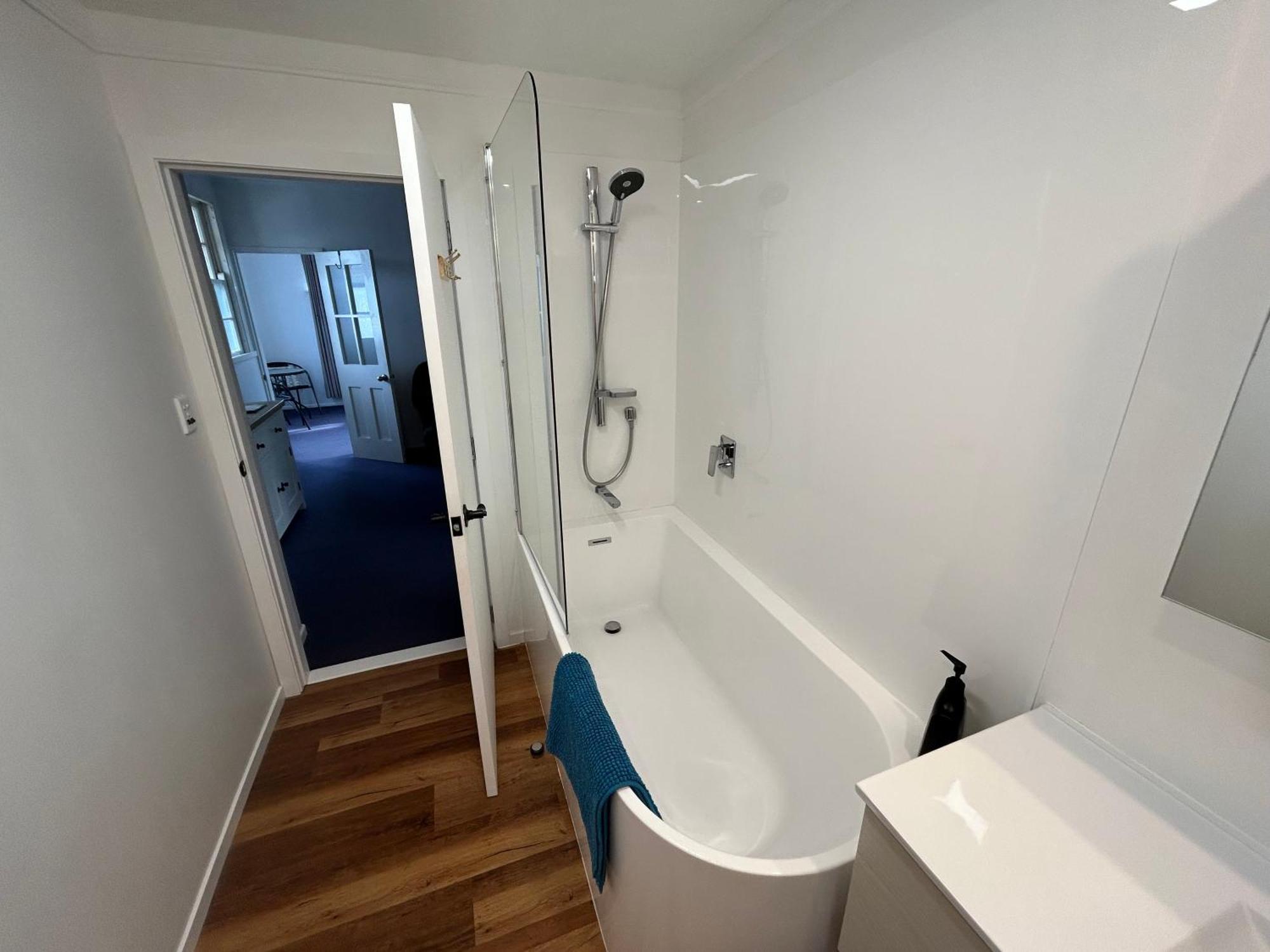 2 Bedroom Private Guesthouse In Korokoro Lower Hutt Exterior photo