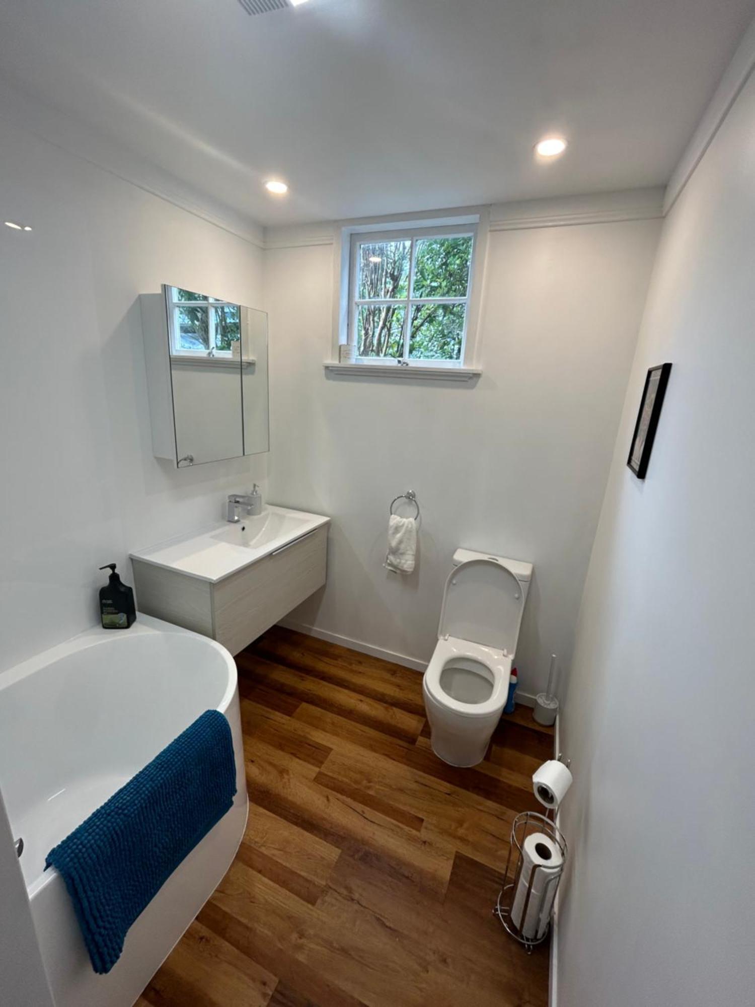 2 Bedroom Private Guesthouse In Korokoro Lower Hutt Exterior photo