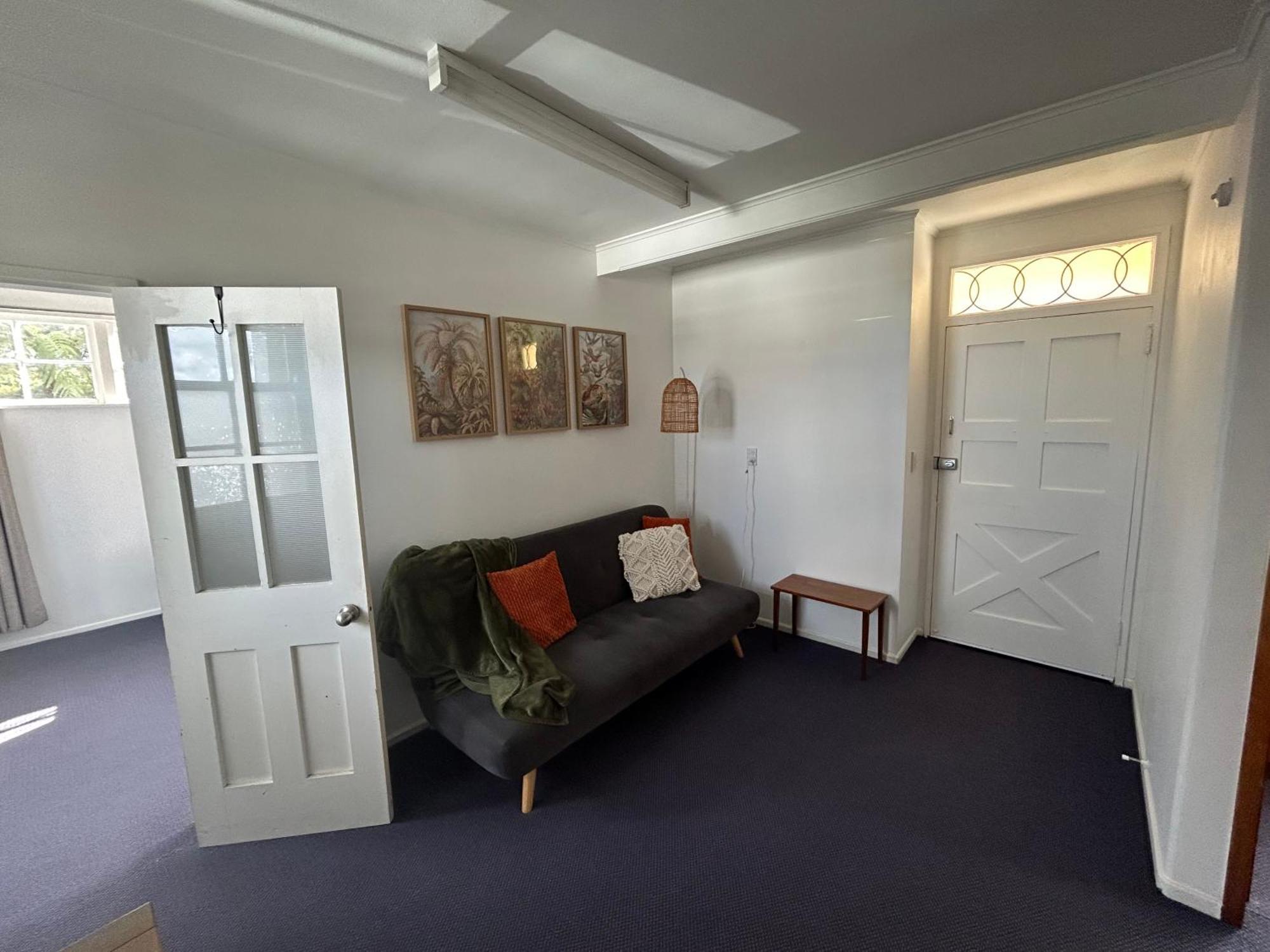 2 Bedroom Private Guesthouse In Korokoro Lower Hutt Exterior photo